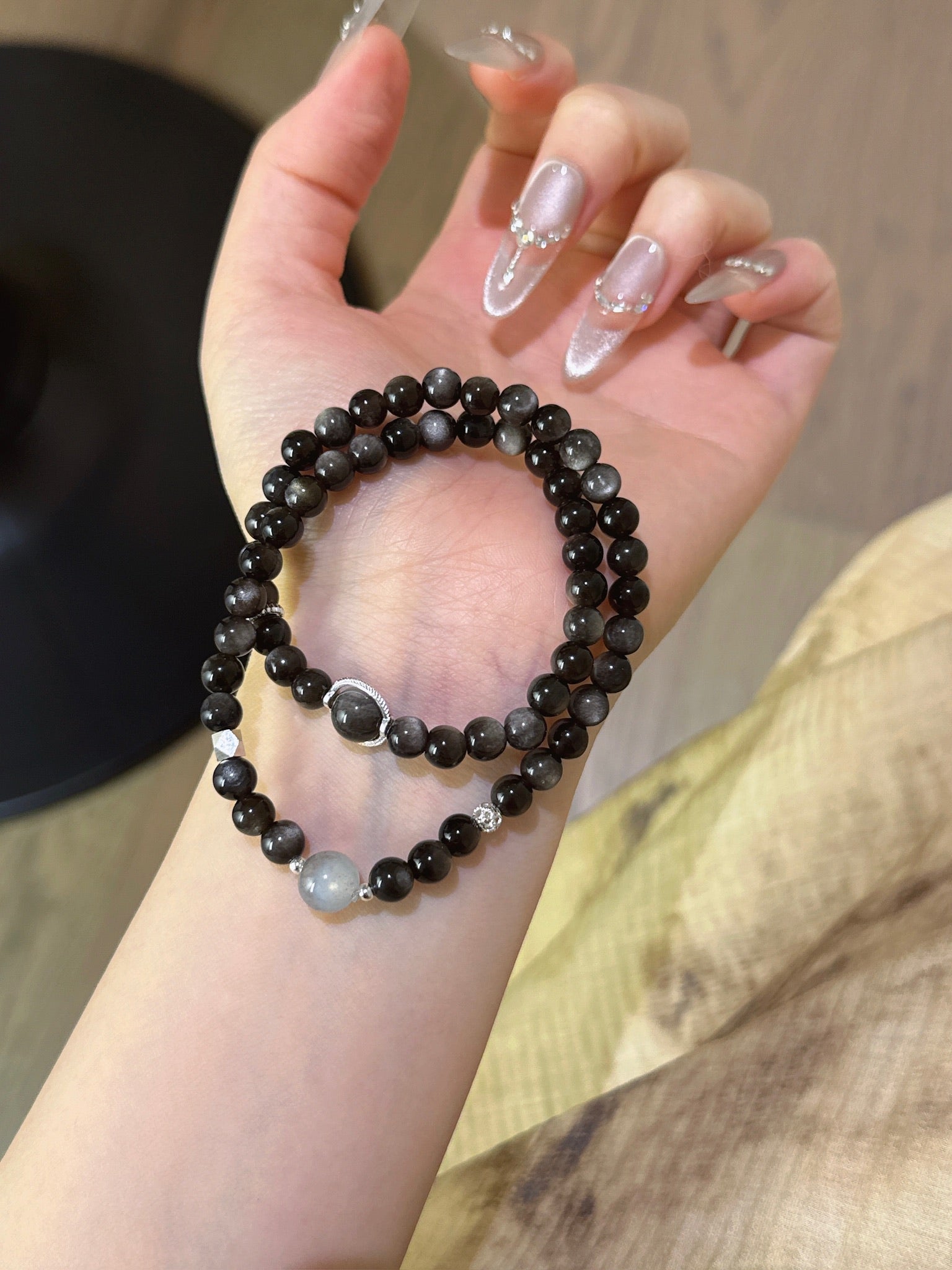 ▫️▪️ Silver lime moonlight multi-circle bracelet